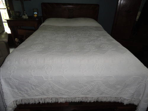 Vintage Bates Bedspread ~ Textured White ~ George Washington ~ Full 90" X 110" - Picture 3 of 7