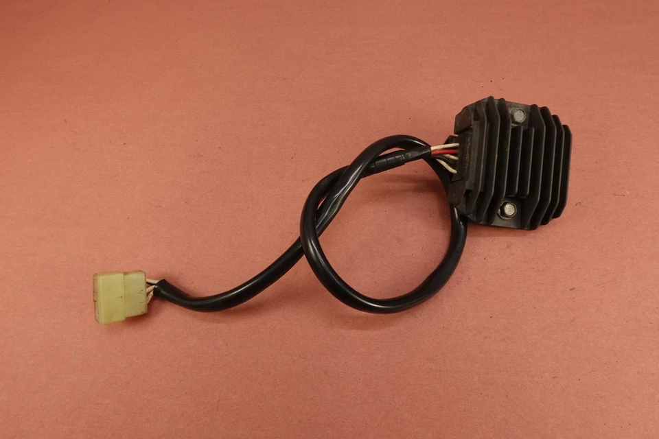 Yamaha V Star 650 XVS650 1998-2015 clásico rectificador regulador de voltaje Foto 4 de 4