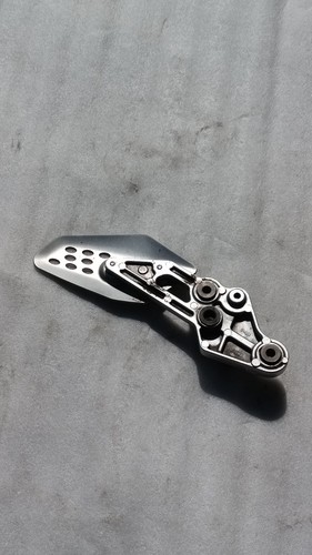 Staffa Supporto Pedana Poggiapiedi Anteriore Sinistra Yamaha MT07 1WS274420000 - Picture 2 of 10