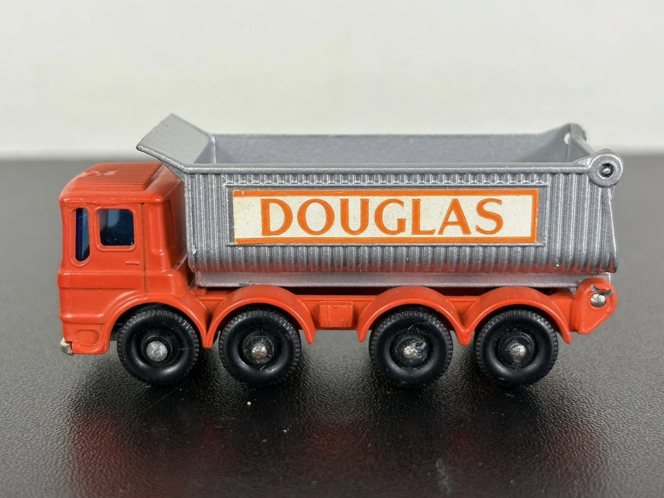 New - Matchbox Series #51 Douglas 8 Orange Tipper Lesney - w/ original Box - Image 2 of 4