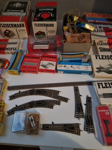 Biete zum Verkauf An Einen Konvolut Fleischmann Piccolo Spur N Zubehör An - Bild 4 von 13