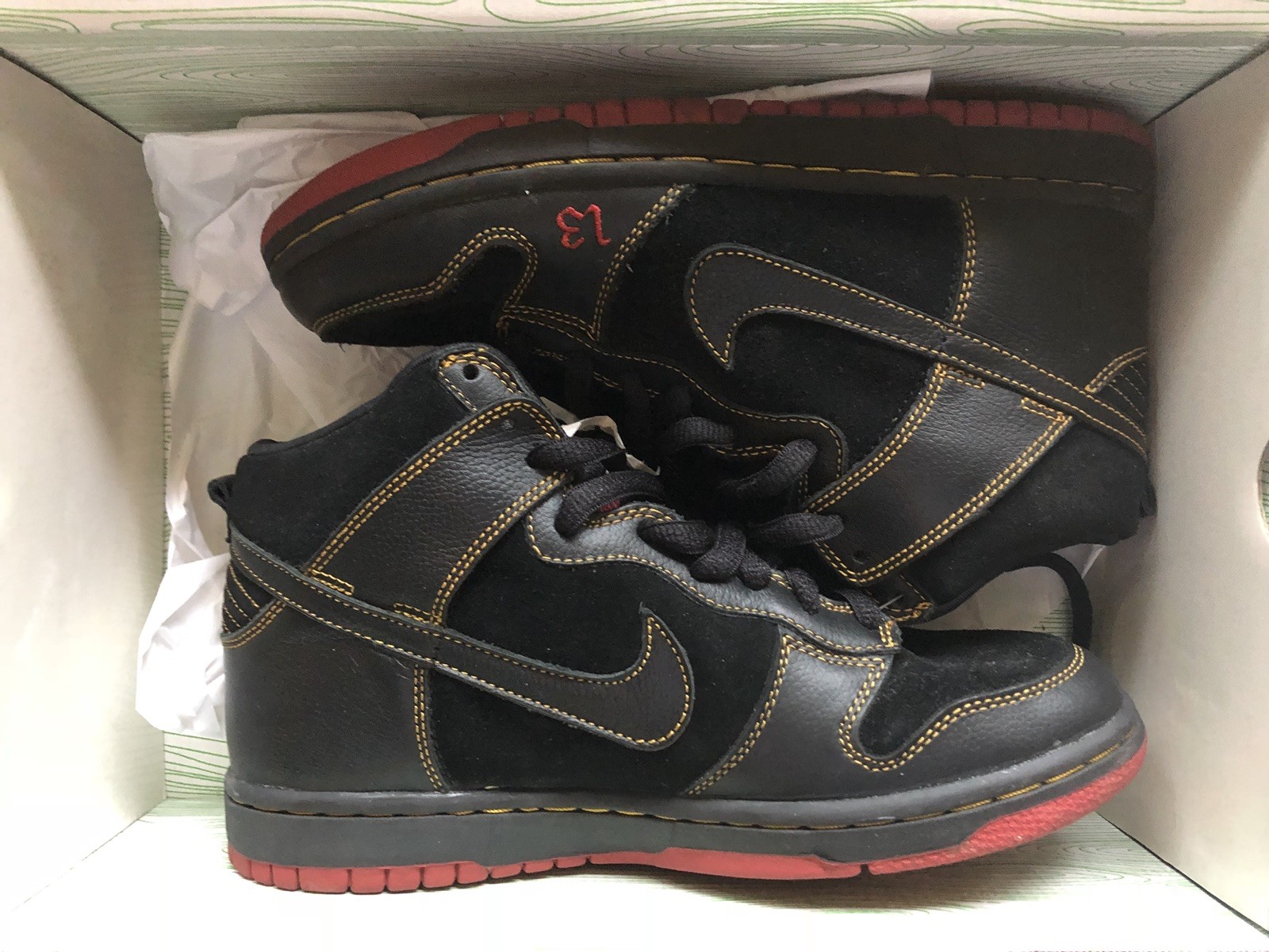 Nike SB Dunk High Hi Unlucky 13 Black Red Size US 7 305050-001 2004 Nike SB Dunk High Hi Unlucky 13 Black Red Size US 7 305050-001 2004
