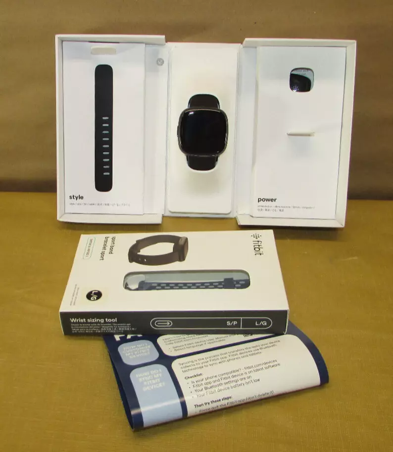 Fitbit Versa 4 Fitness Smartwatch Bundle Black/Graphite