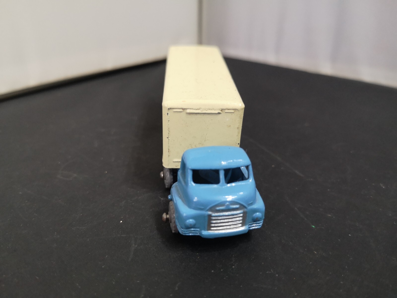 Picture 2 of 5