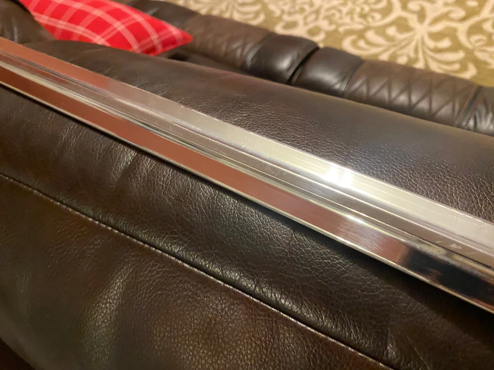 Ford Falcon Futura Deluxe 1962 2 puertas cuarto trasero lateral moldura de moldura de acero inoxidable nuevo de lote Foto 3 de 4