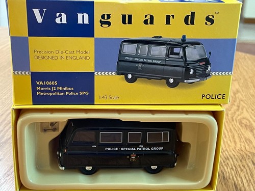 Corgi Vanguard VA10605 Police Morris J2 Minibus - Picture 6 of 10