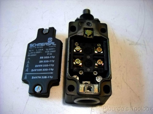 New Schmersal Plunger Limit Switch ZS 332-11Y, Watertight Design, ZS33211Y - Picture 3 of 6
