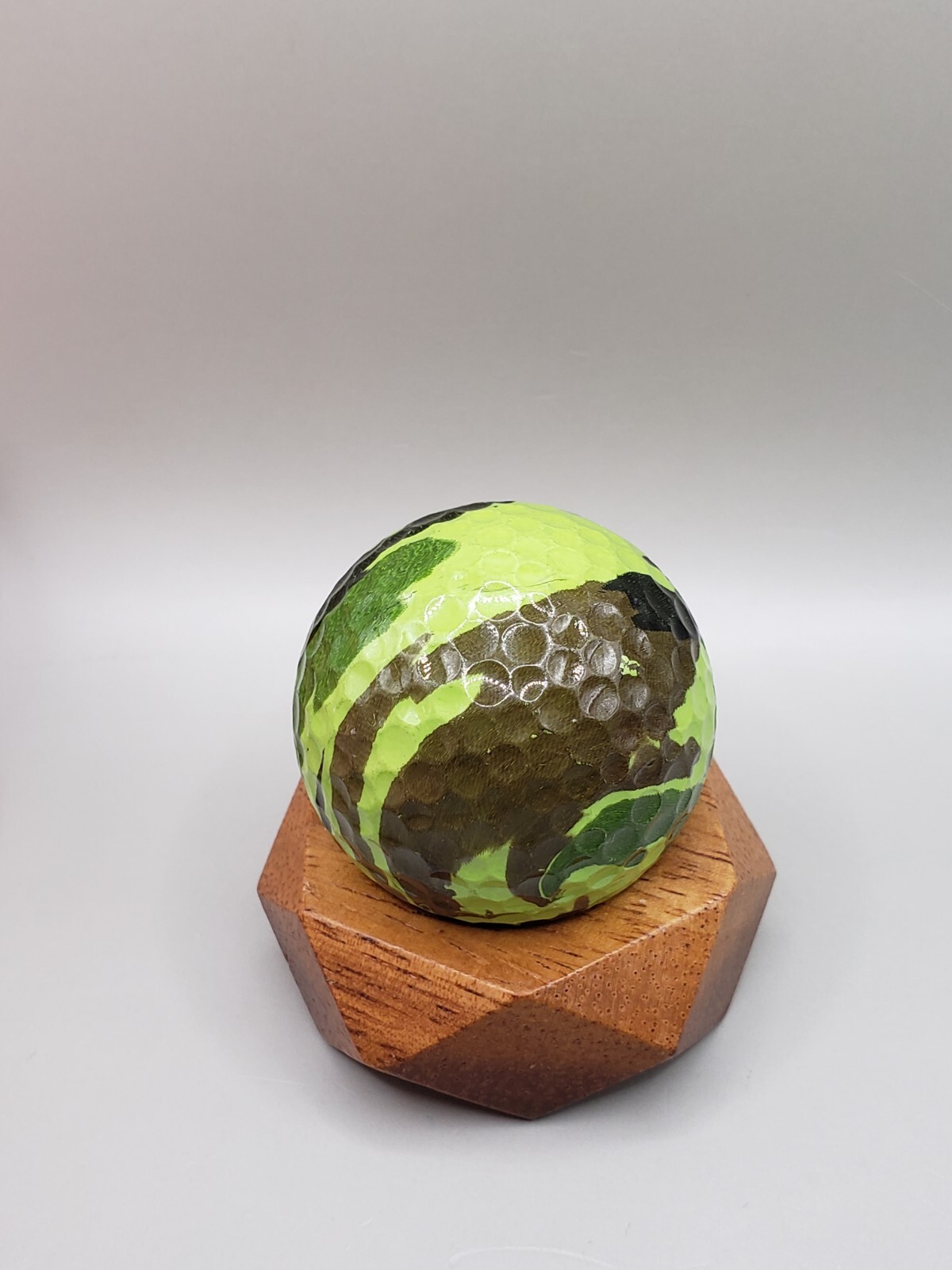 UNIQUE Logo Golf Ball CAMOUFLAGE Green Collectors Display Ball ARMY