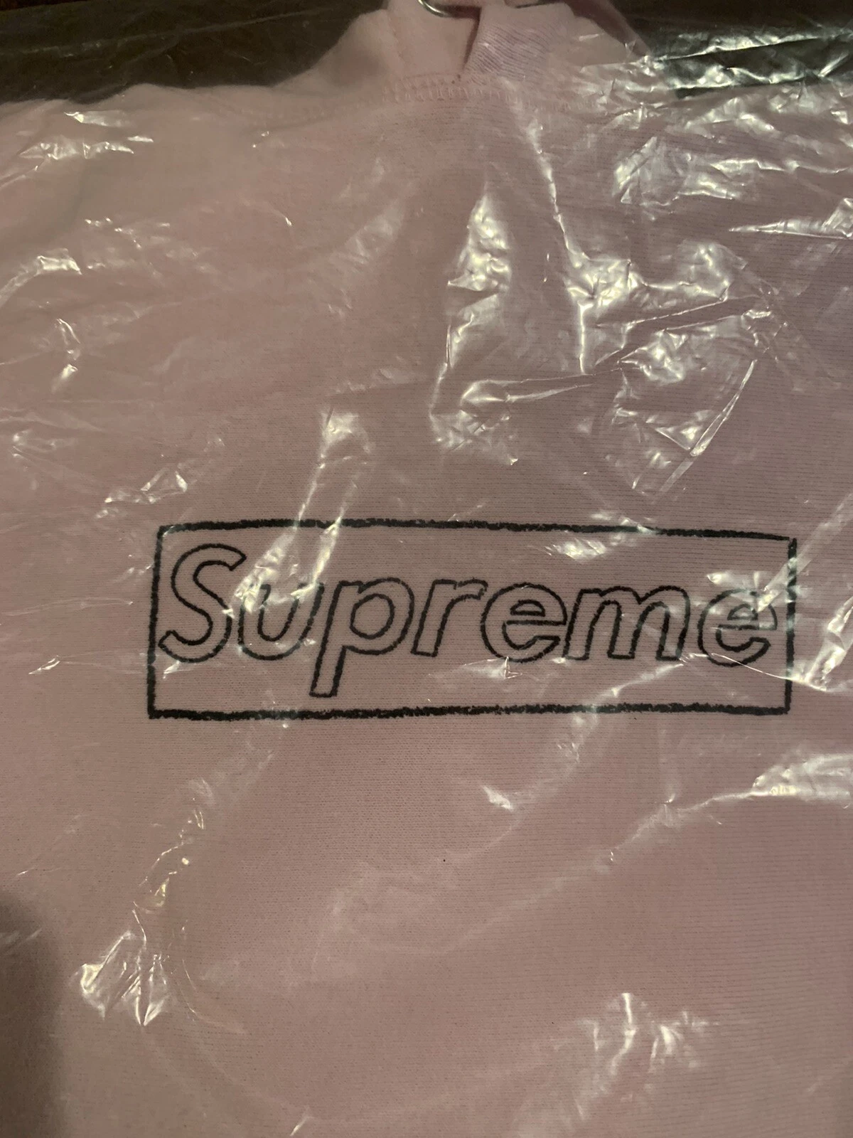 Sweat à capuche Supreme KAWS logo craie ROSE MOYEN expédition le jour même