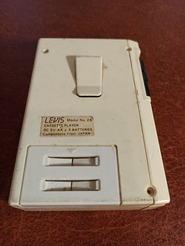 vintage cassette player Levis. Model 28. work - Picture 9 of 12