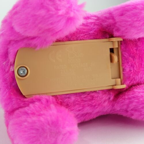 Vtg Iwaya Hot Pink Battery Operated 5" Plush Walking Toy Pig ~ Works See Video - Picture 6 of 7