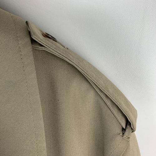 The Herren Store Trenchcoat taupe doppelreihig Gürteltaschen Reißverschlussfutter Gr. 46T - Bild 11 von 16