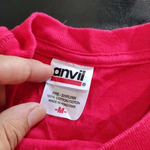 Mujer Yunque "Buena Bruja", Camiseta Roja Talla M - Imagen 4 de 5