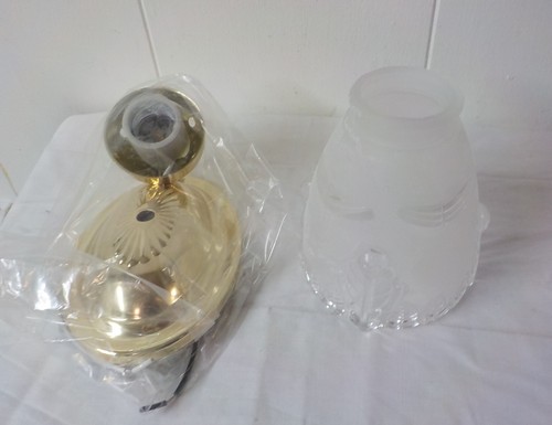 Thomas Badbeleuchtung. Modell DY6901-12. Neu im Karton. Antike Messing Wandhalterung mit Licht. - Bild 3 von 6
