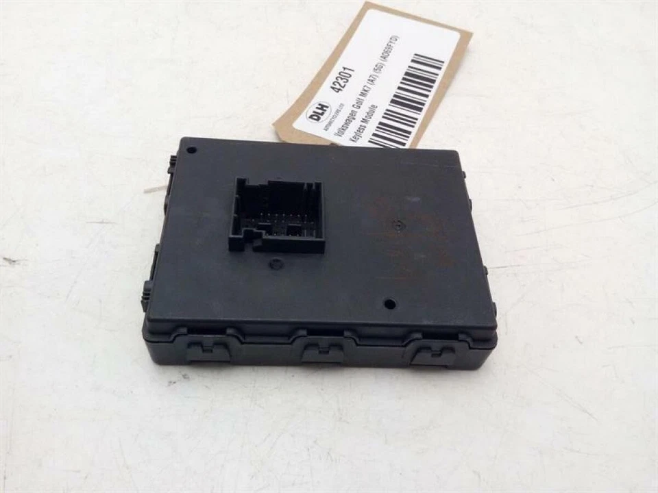 Keyless Entry Ecu Volkswagen Golf R Tsi 4motion Dsg 2018-2020 1984cc Petrol - Image 2 of 4