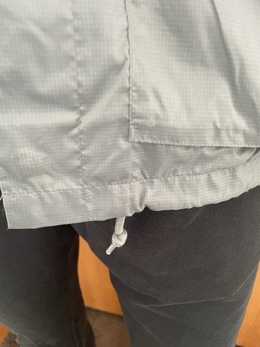 Chaqueta utilitaria ligera gris diseño TOPMAN talla pequeños bolsillos edición limitada - Imagen 11 de 17