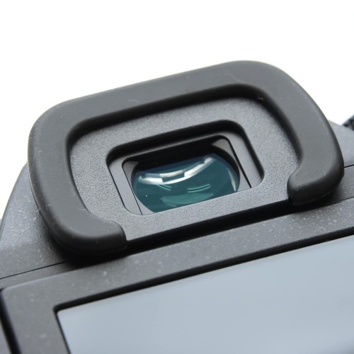 Pentax K-70 Black DSLR Camera Body #211 - Picture 8 of 12