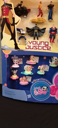 Espositore giocattoli McDonalds DC Happy Meal Young Justice & Littlest Pet Shop 2011 - Foto 7 di 12