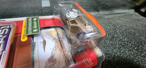Johnny White Lightning Area-51 R1 77 Ford Van Rubber Tires Chase 🔥🔥🔥 - Picture 16 of 19