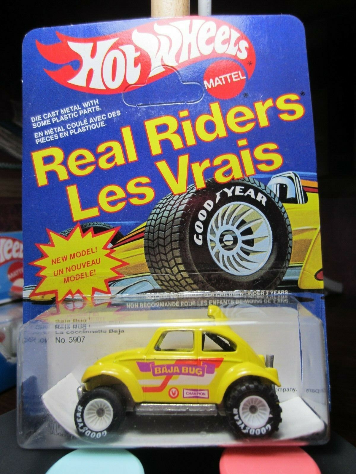 HOTWHEELS....UNPUNCHED REAL RIDERS BAJA BUG...FRENCH CANADIAN CARD HOTWHEELS....UNPUNCHED REAL RIDERS BAJA BUG...FRENCH CANADIAN CARD