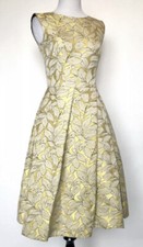 Carolina Herrera Gold Formal Floral Dress Retail $960 NWT Price $572 Size 2