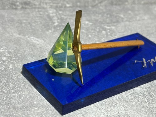 Vintage plastic decor mini miner hammer diamond miniature table decoration items - Picture 3 of 8