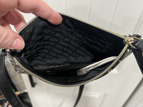Steve Madden Black Faux Leather Zip Crossbody &Wristlet Purse & Built-in Charger - Picture 3 of 7