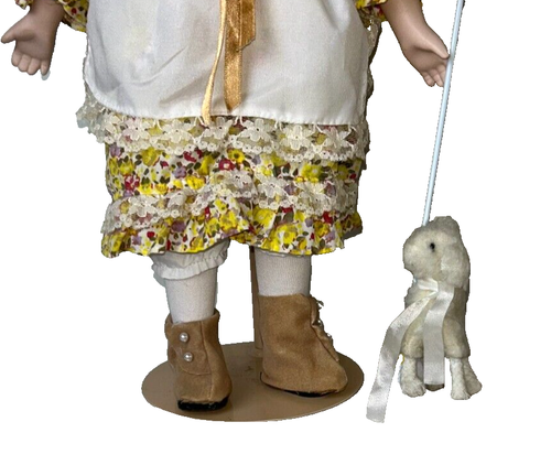 Porcelain Mary Had A Little Lamb Doll Wind Up Music Doll 15" Tall - Imagen 6 de 6