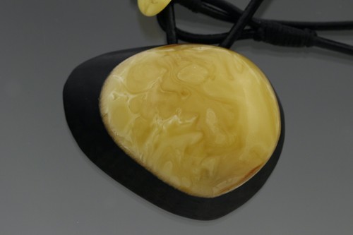 Genuine BALTIC AMBER Wood Egg Yolk White Pendant Leather String 15.4g 210331-16 - Picture 1 of 4