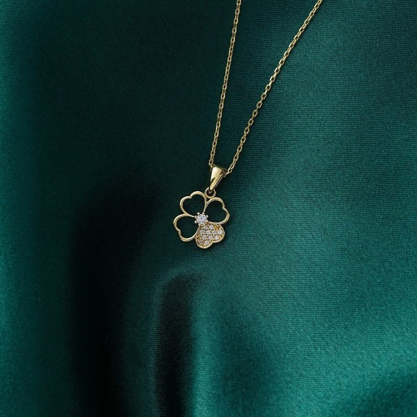 Alternate view of 1.0 Round Cut Real Moissanite Women's Shamrock Pendant 14k Yellow Gold Plated