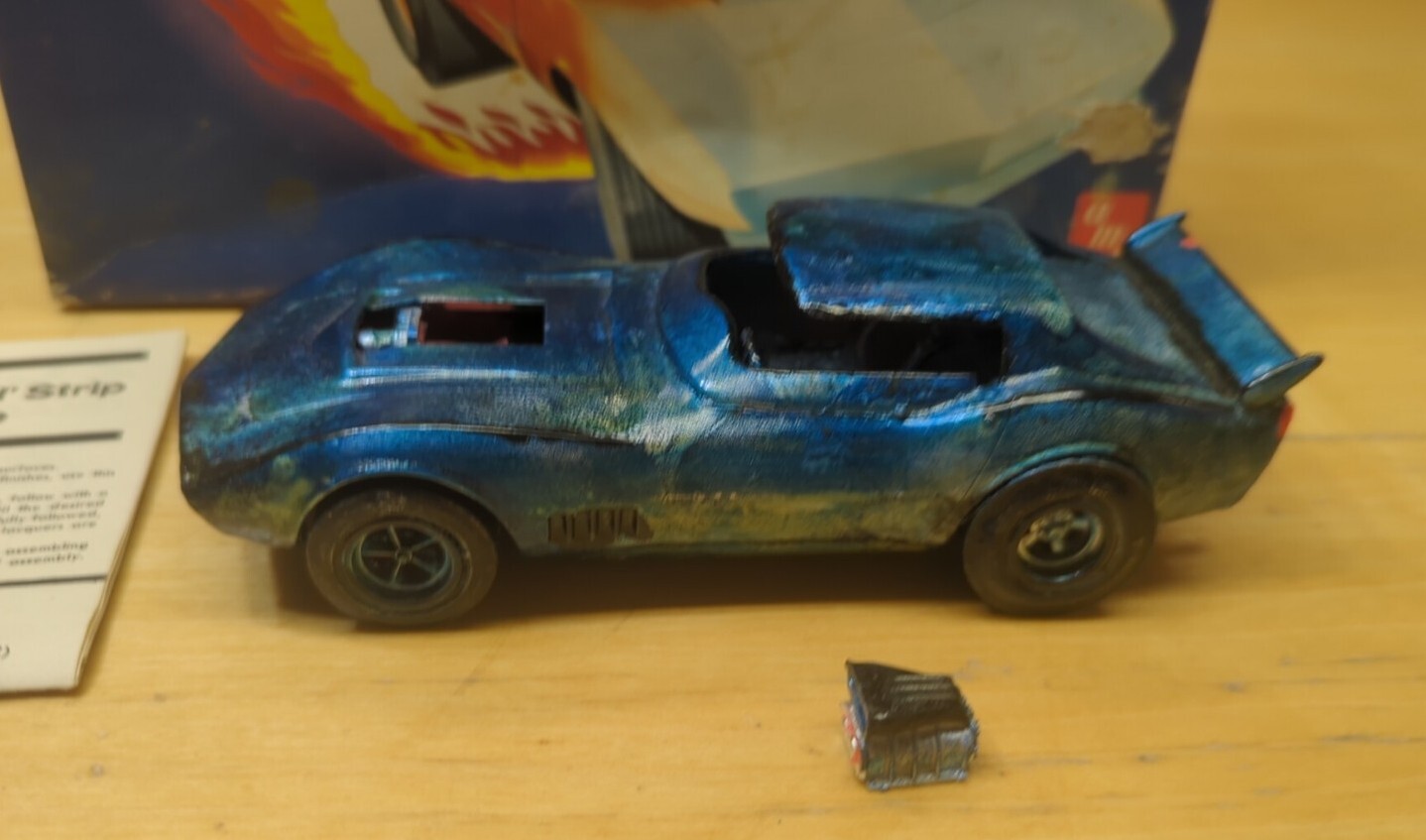 vintage-amt-accelerator-street-n-stripe-vette-1968-1-25-model-kit