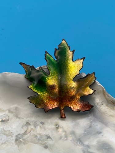 Vintage Enamel Silver Metal Leaf Design Pin/Brooch 1.5'' wide - Picture 10 of 12