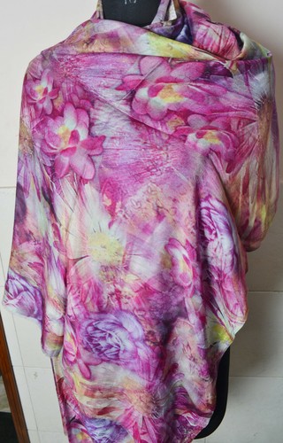 "Through Ring of Finger" Printed Pashmina Scarf. Wonder of Kashmir Handmade Wrap - Picture 3 of 7