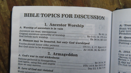 New World Translation Of The Holy Scriptures Vintage 1984 Hardcover Bible - Picture 11 of 14