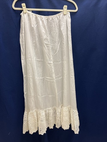 VTG NEW TAGS GEDE AUSTRIA WHITE CROCHET TRIM LACE PETTICOAT MAXI MEDIUM LARGE - Picture 2 of 7