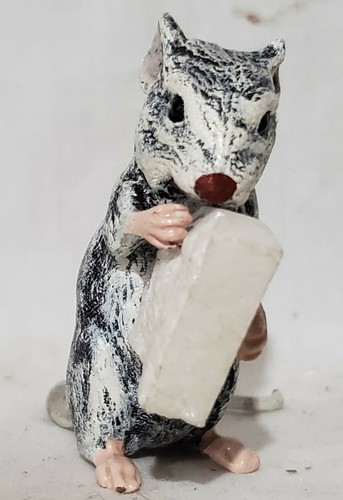 Vienna Bronze Mouse Figurine with Quartz Cheese - Picture 3 of 5