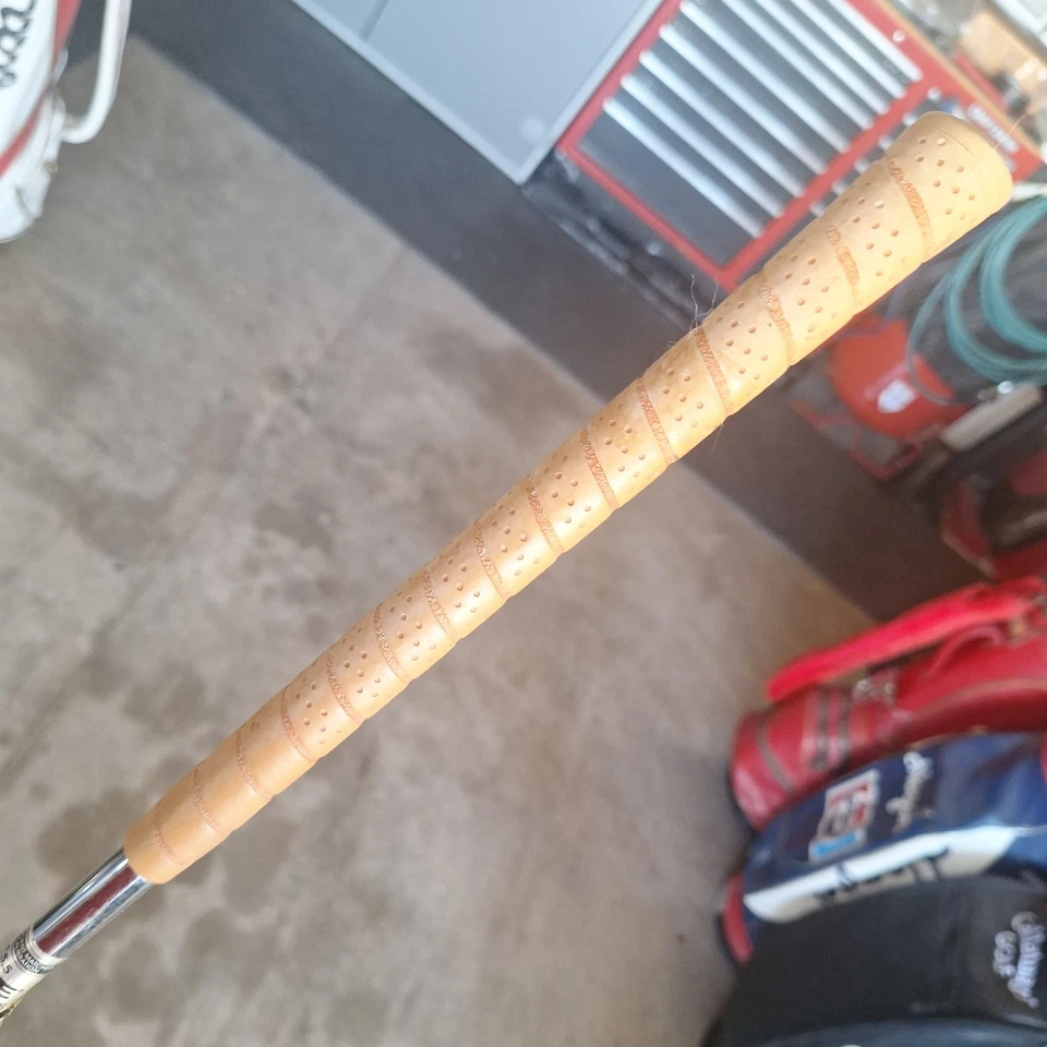 Wilson Staff Fluid Feel Tour Blade Pitching Wedge - Imagem 3 de 4