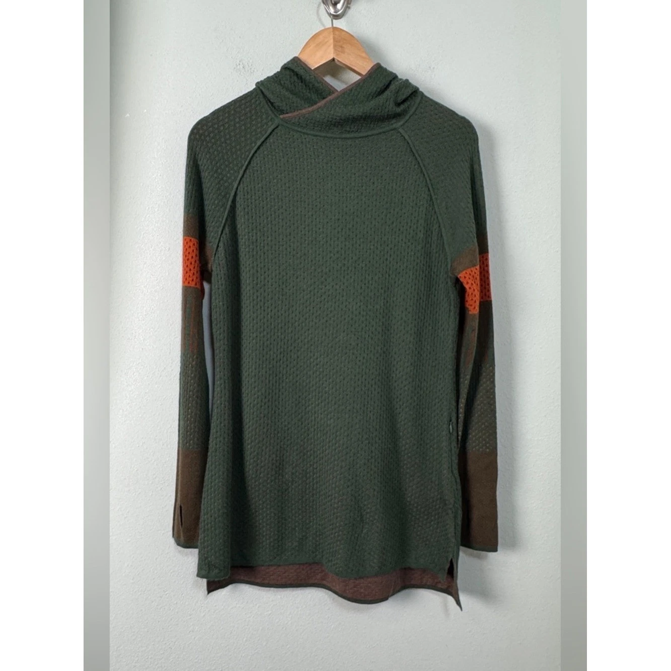 Krimson Klover Mover Maker Hoodie Title Nine Wool Silk Blend Size S NEW Gorpcore
Opens in a new wind