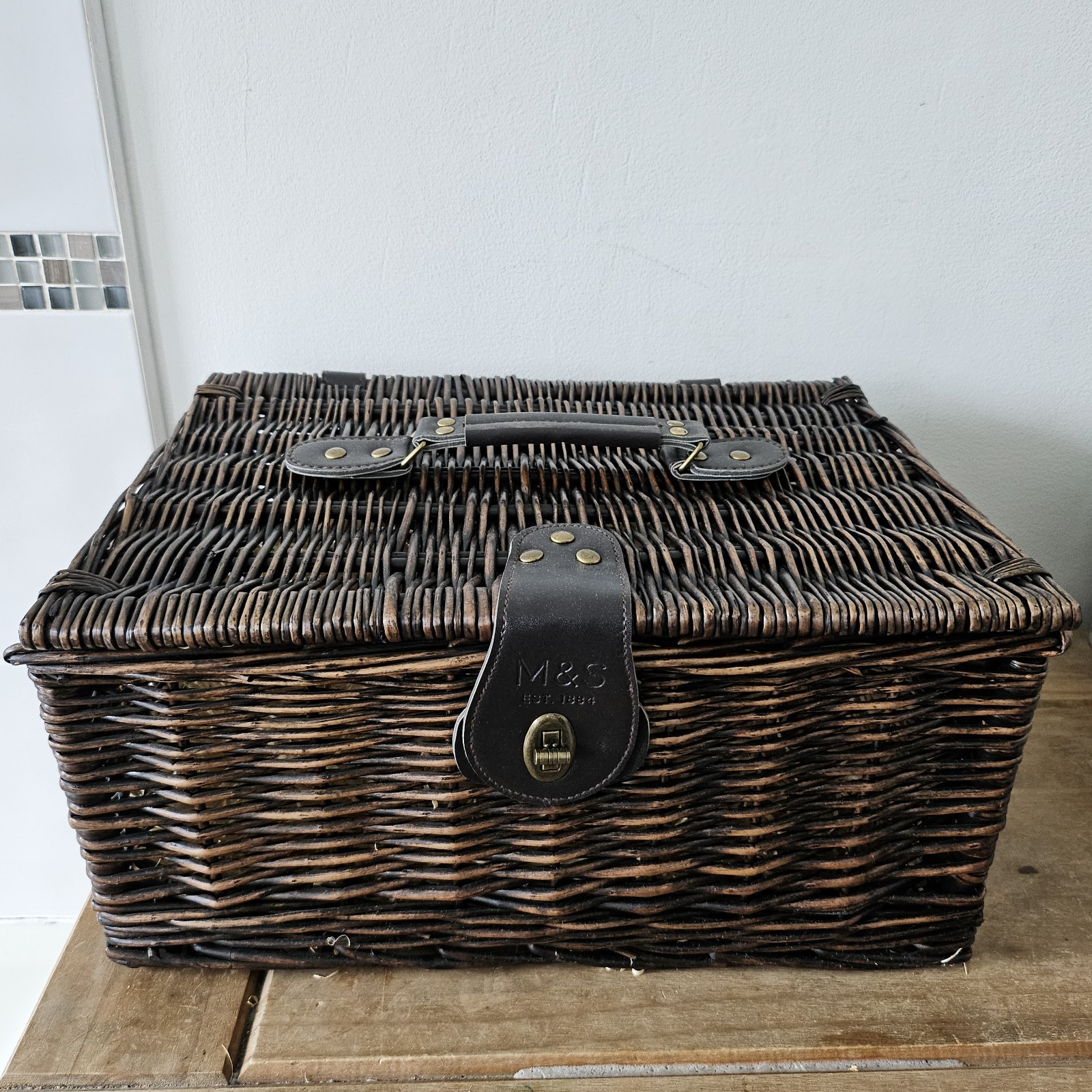 M&S Marks & Spencer Dark Wicker Hamper Picnic Storage Gift Basket Straps Handle