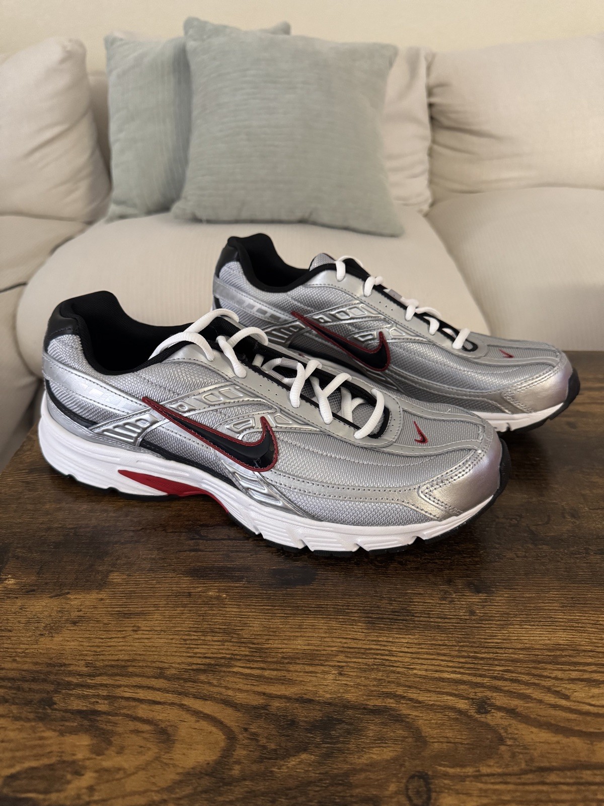 NEW Men Nike Initiator Running Athletic Sneakers 10.5 Metallic Silver 394055 001