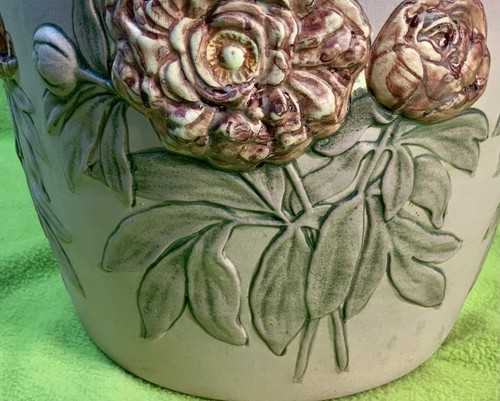 Vintage Weller Flemish 1920s Art Pottery with Flowers "Very Good Condition" - Picture 6 of 14