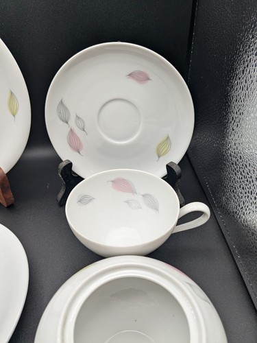 Vintage KPM Krister White Porcelain Sugar bowl/Teacups/saucers/Salad Plates Lot - Picture 4 of 10