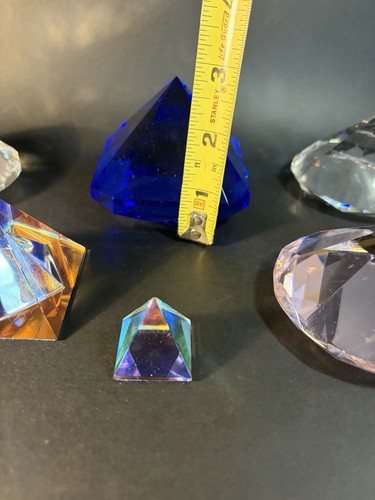 6 Art Glass Crystal Diamond And Pyramid Shaped Paperweights - Picture 4 of 24