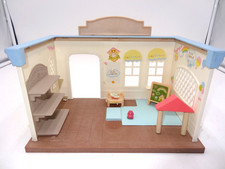 Calico Critters Toy Shop Set Epoch Sylvanian Building with few accessories
