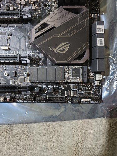 Bundle-AM4 Atx Crosshair VI Hero, ram, cpu, and M.2 500gb - Zdjęcie 4 z 6
