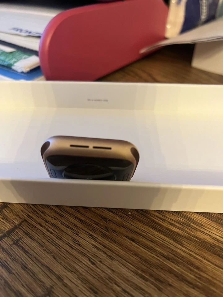 Apple Watch SE 40mm Cellular Oro Alluminio – Uniproprietario – Batteria  80%, foto 4 di 5