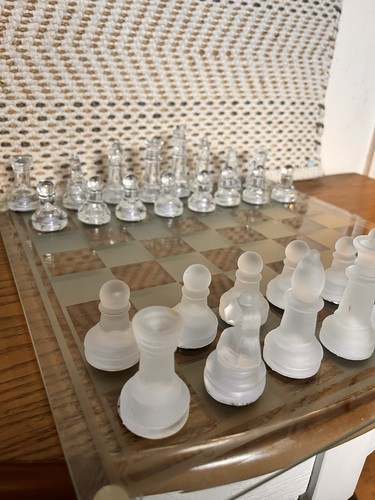 Juego de ajedrez de vidrio esmerilado y transparente tablero de 14x14" con caja completa - Imagen 1 de 6