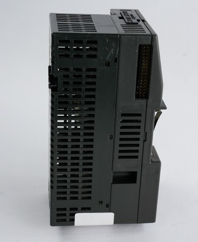 GE Fanuc VersaMax CPU001 IC200PWR102D 120/240 VAC 50/60Hz Power Supply - Picture 3 of 6