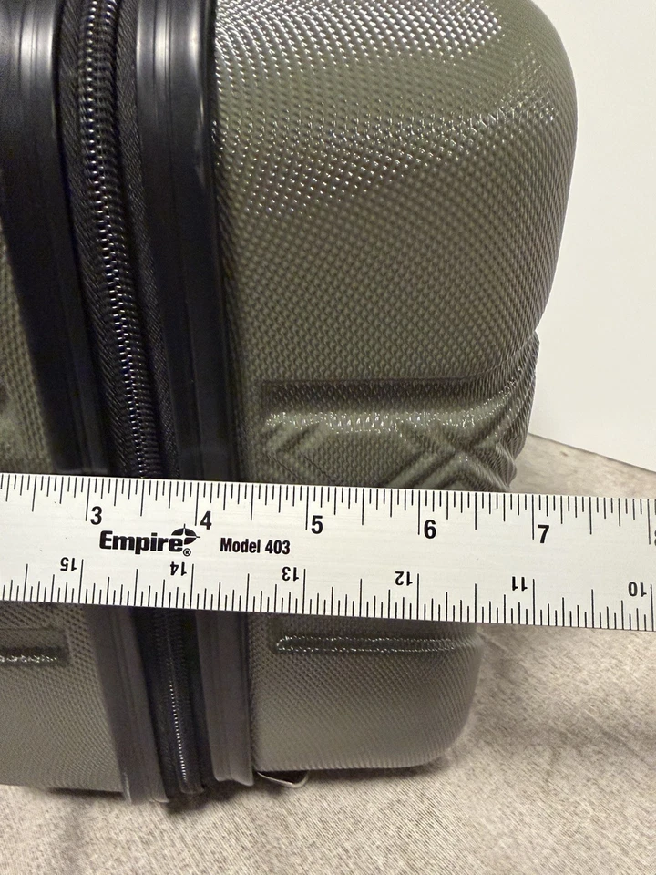 Bolsos Steve Madden Colección Karisma Estuche de Belleza de Viaje Lado Duro - Verde Foto 4 de 4