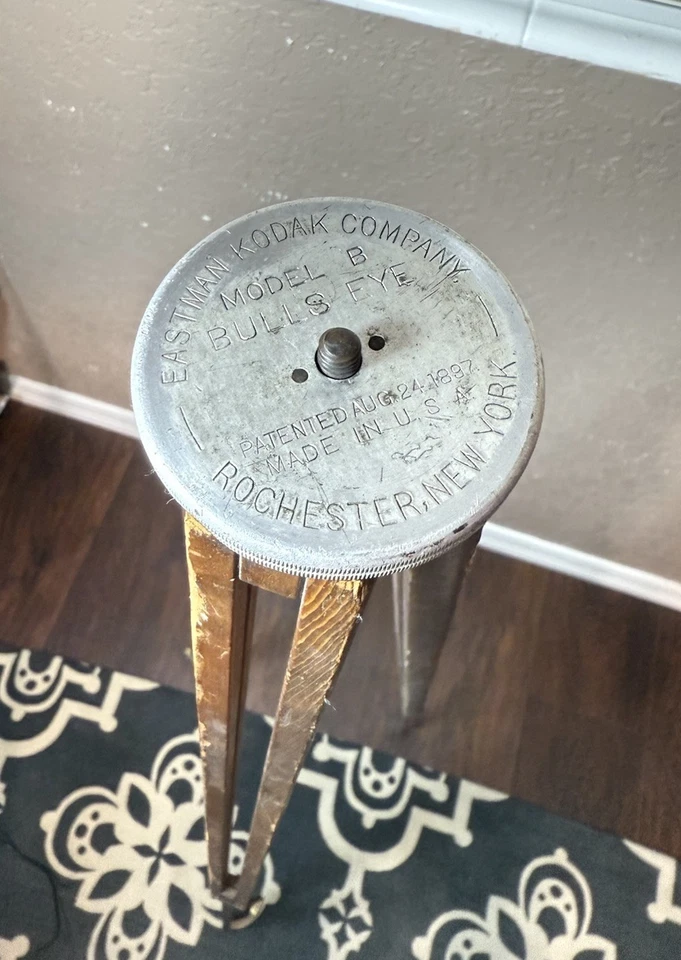 RARO Antiguo Trípode Ojo de Buey Modelo B Madera EASTMAN KODAK, 1897 Rochester EE. UU. Foto 3 de 4